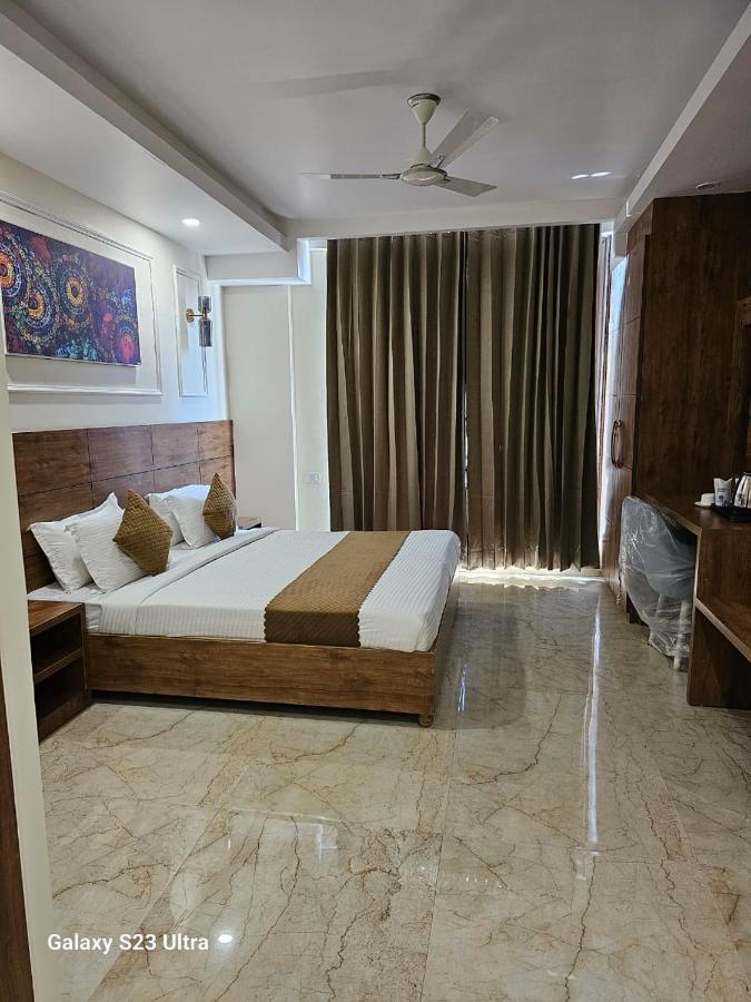 Hotel Nirvana Bliss, Behind Parmarth Niketan Rishīkesh Eksteriør billede
