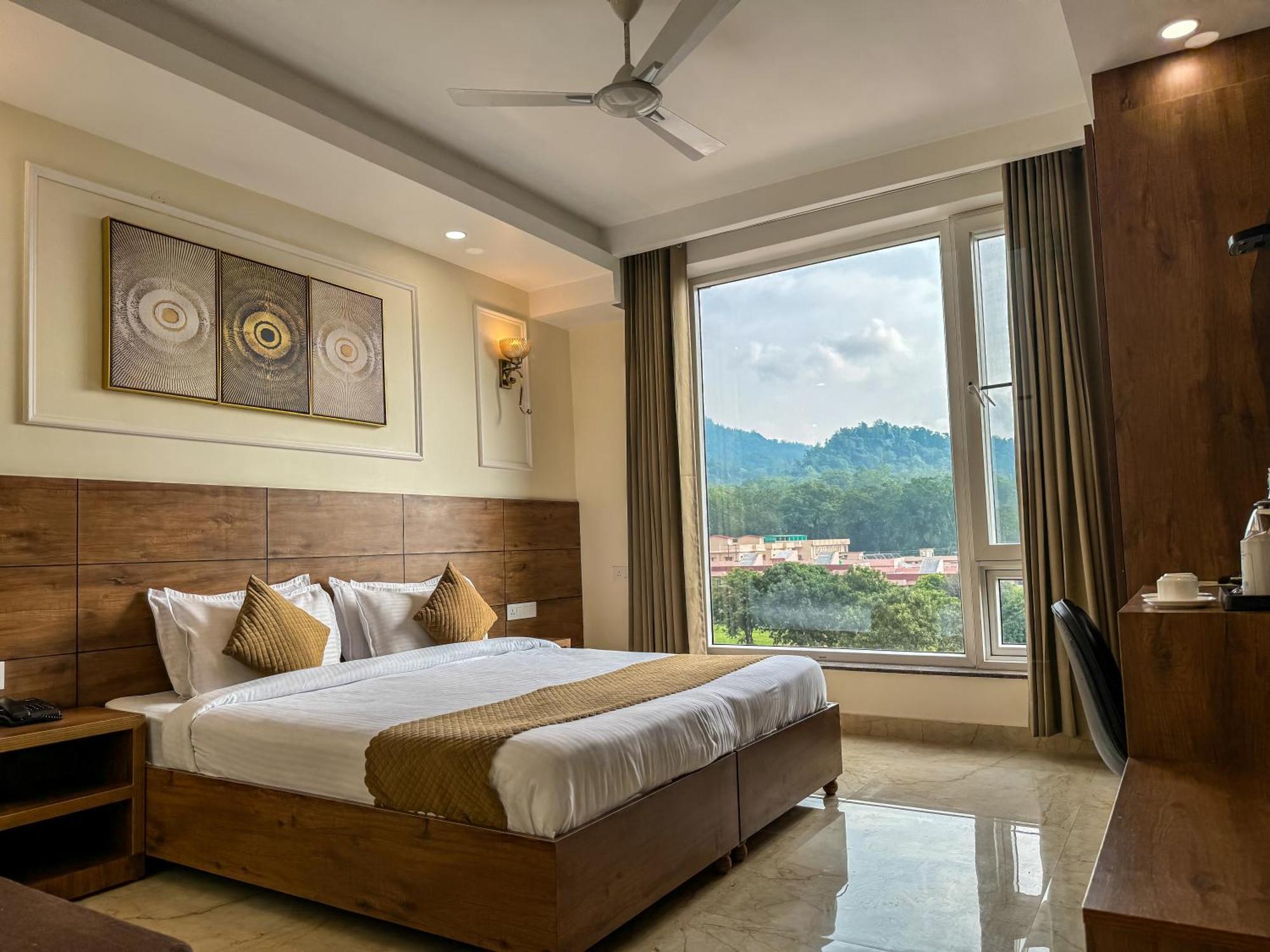 Hotel Nirvana Bliss, Behind Parmarth Niketan Rishīkesh Eksteriør billede